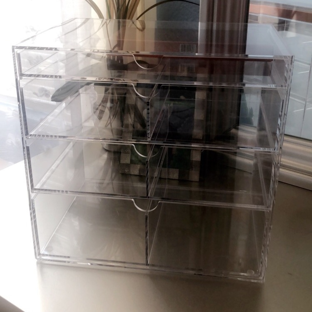 ACRYLIC MAKEUP ORGANIZER